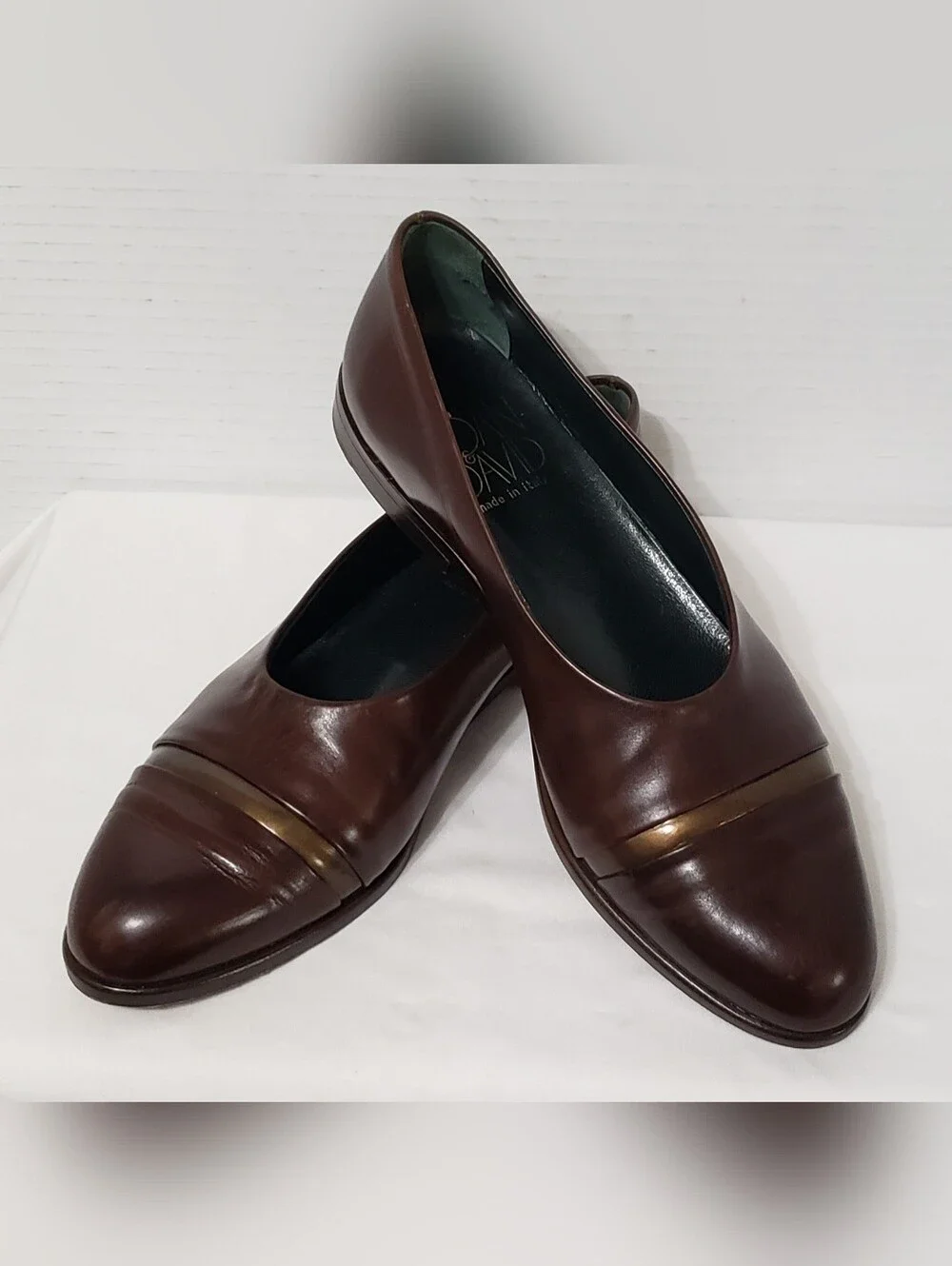 Vintage Burgundy Joan & David Flat Shoes Size 6.5M Bronze Accent Made In Italy